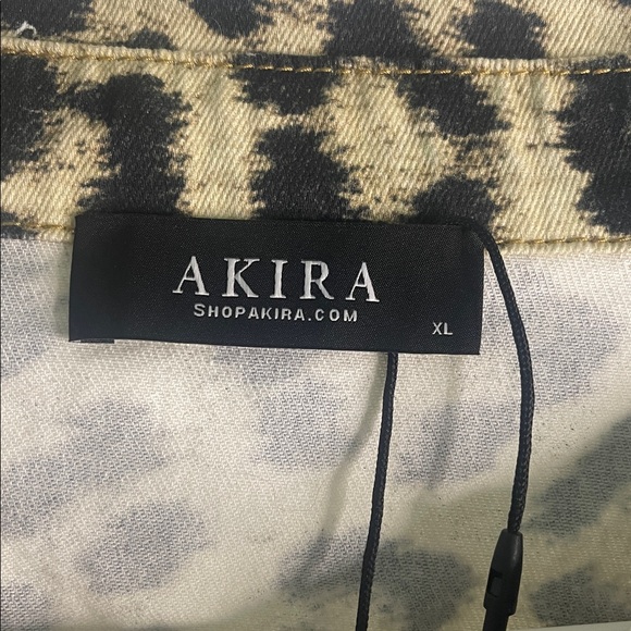 Leopard Print Cropped Light Denim Jacket Size XL NWT - Picture 6 of 6